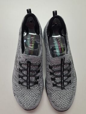 Brand NEW Womens Slip-On Knit Athletic Skechers Sneakers - Gray/Black Size 8.5 M
